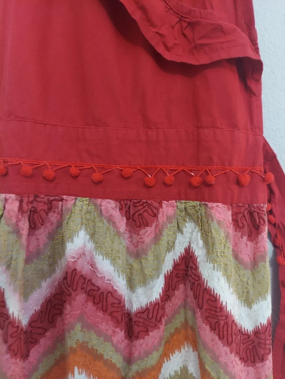Sur La Table Ruffle & Pompom Detail Halter Red Chevron Apron OS Festive Hostess
